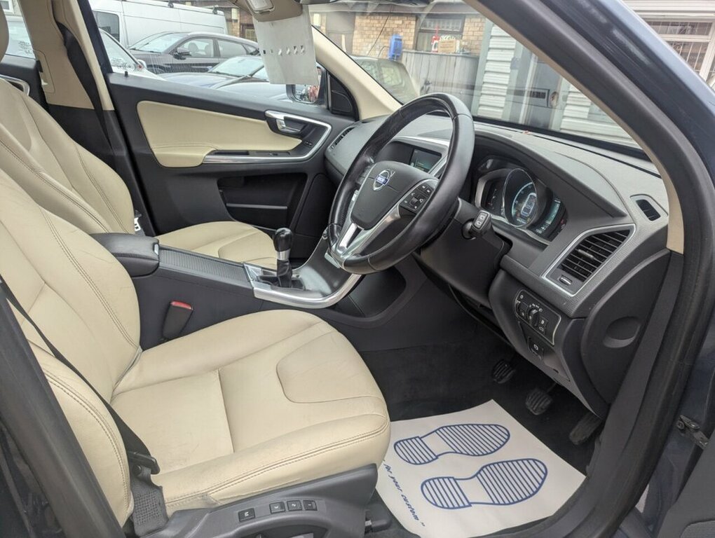 Volvo XC60 2.4L Se Lux Nav CE64DCU Blue #4