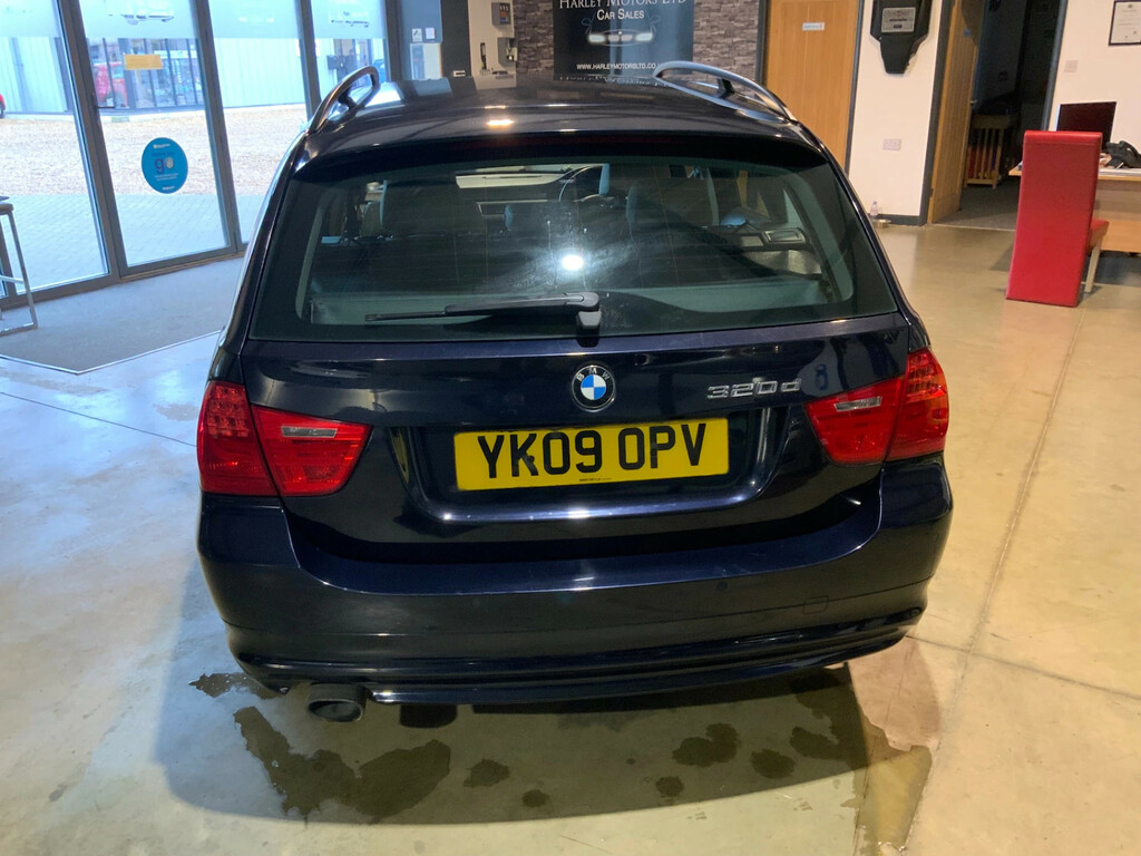 BMW 3 Series 320D Se Estate Blue #4