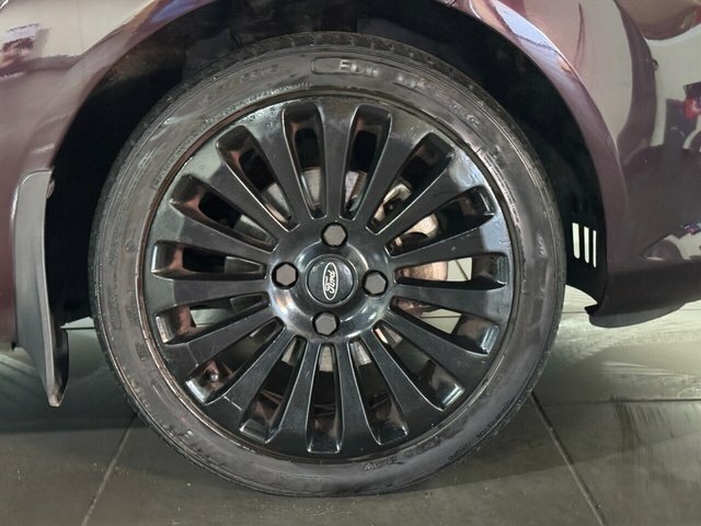 Ford Fiesta 1.4 Titanium Hatchback 133 G Km NA09AYU Red #6