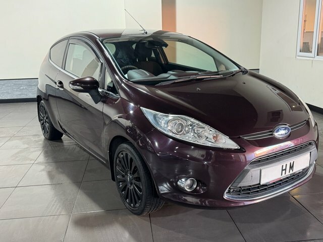 Ford Fiesta 1.4 Titanium Hatchback 133 G Km NA09AYU Red #3