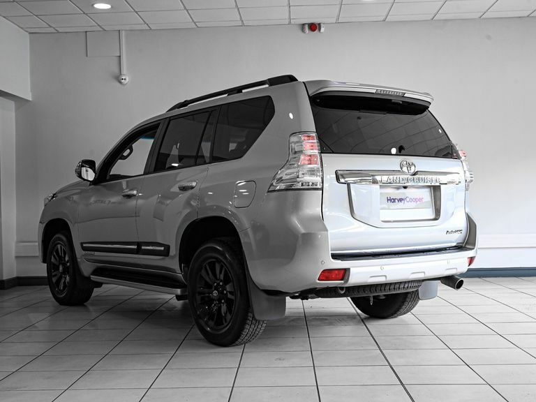Toyota Land Cruiser 2.8 D-4d Invincible X 7 Seats Silver #6