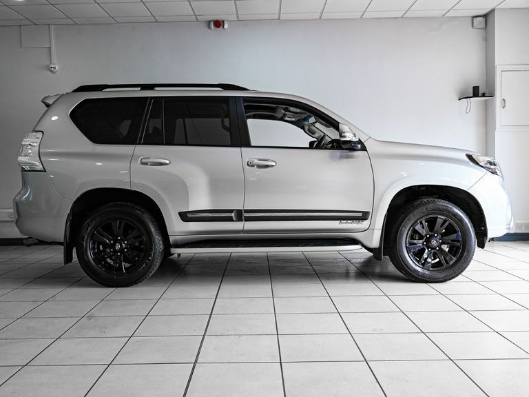 Toyota Land Cruiser 2.8 D-4d Invincible X 7 Seats Silver #5