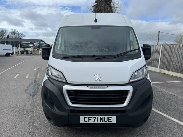 Peugeot Boxer 2.2 Bluehdi 335 Professional Panel Van CF71NUE White #2