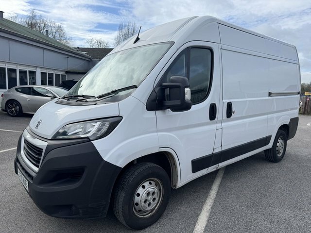 Peugeot Boxer 2.2 Bluehdi 335 Professional Panel Van CF71NUE White #3