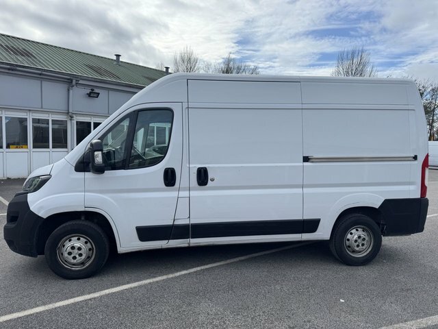 Peugeot Boxer 2.2 Bluehdi 335 Professional Panel Van CF71NUE White #4