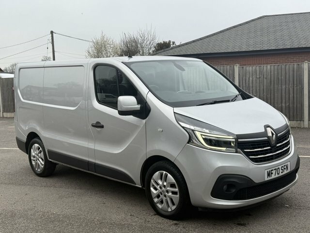 Renault Trafic 2.0 Dci Energy 28 Sport Nav Panel Van M Silver