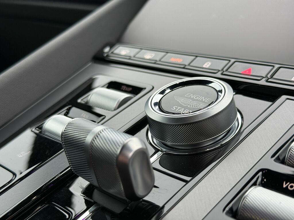 Aston Martin DB12 4.0 V8 Coupe #17