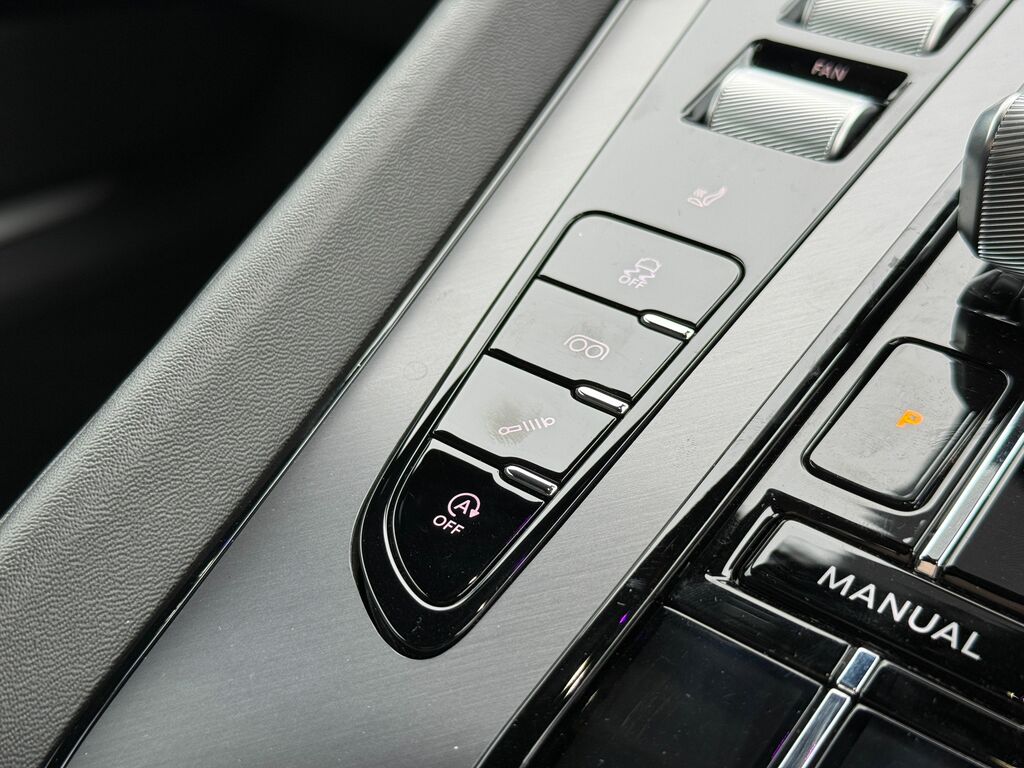 Aston Martin DB12 4.0 V8 Coupe #19