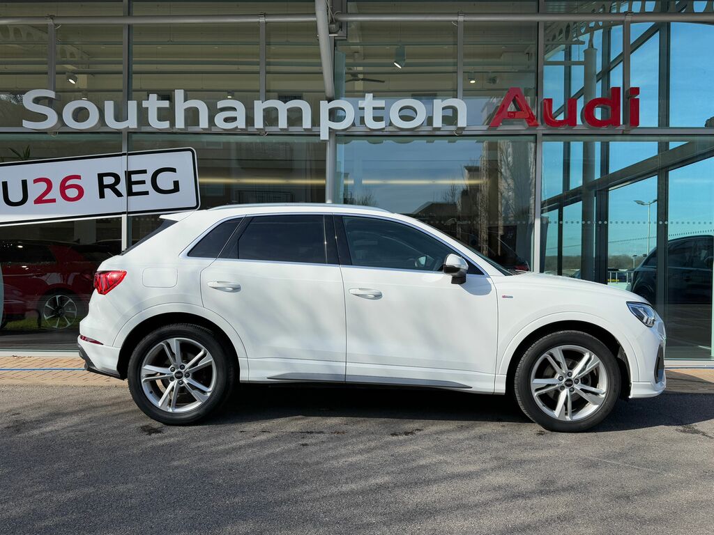 Audi Q3 S Line DA23JUC Black #2