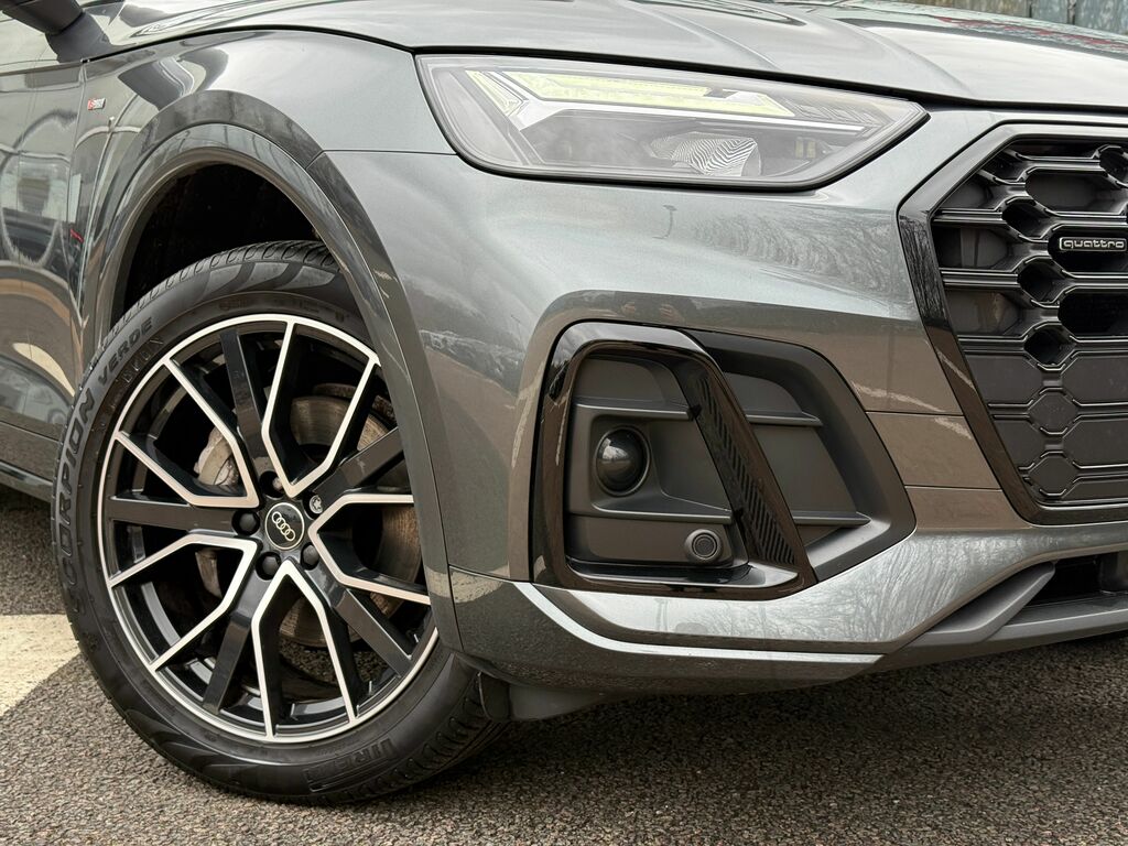 Audi Q5 Black Edition YY74DYB Black #6