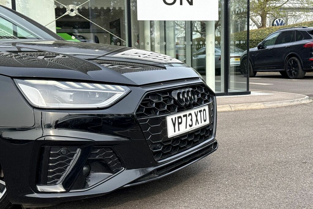 Audi A4 Black Edition YP73XTO Black #4