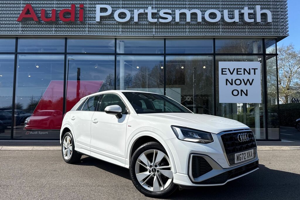 Audi Q2 S Line Black
