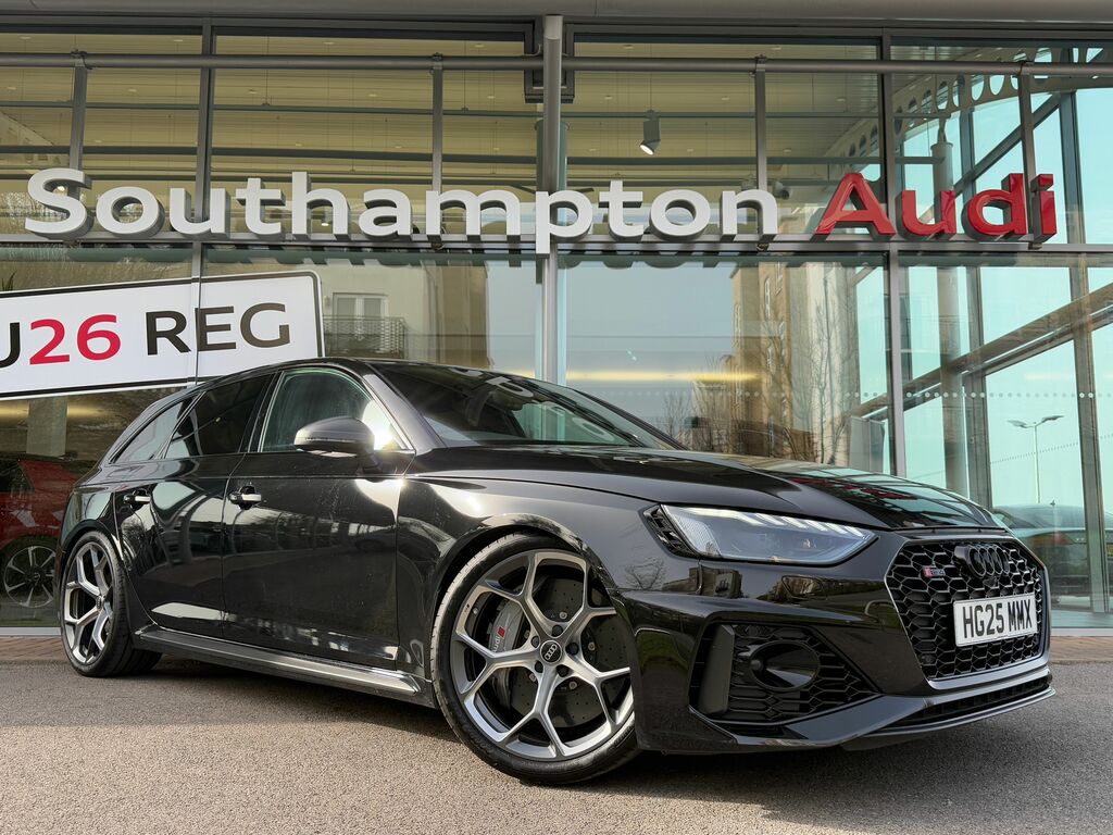 Audi RS4 Avant Petrol Black