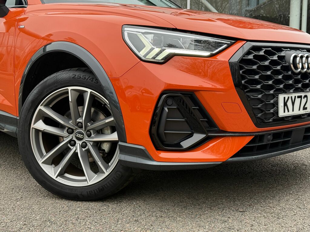 Audi Q3 Black Edition Black #5