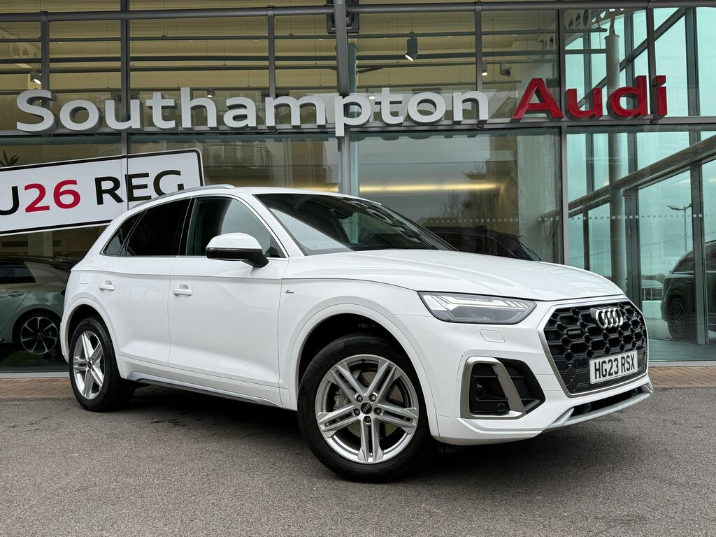 Audi Q5 S Line Black