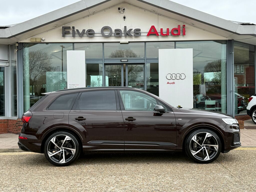 Audi Q7 Black Edition DG22CCN Brown #2