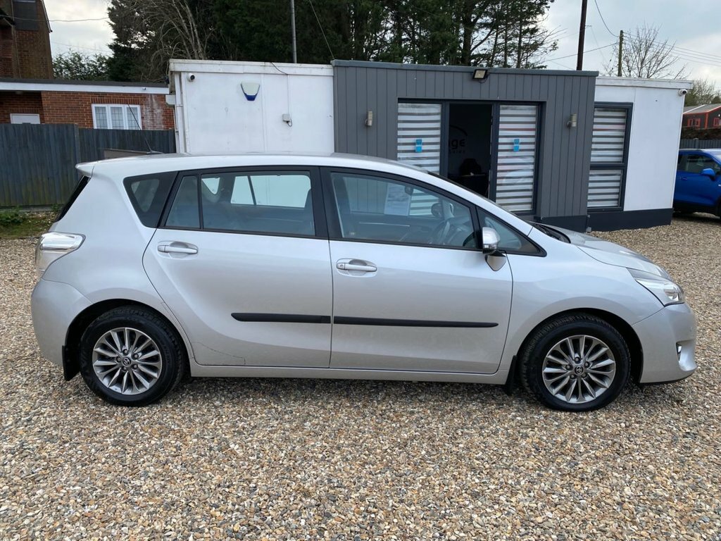 Toyota Verso 1.6L Icon Silver #4