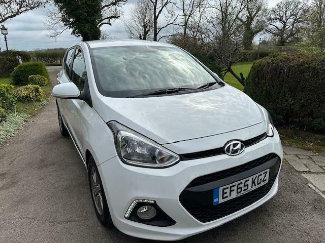 Hyundai I10 Premium Blue Drive White #4