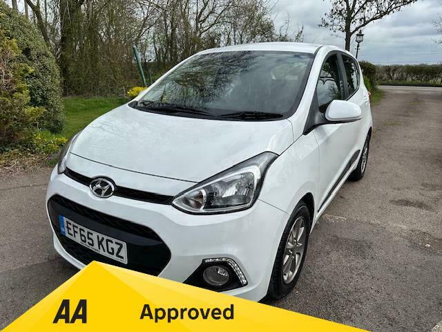 Hyundai I10 Premium Blue Drive White