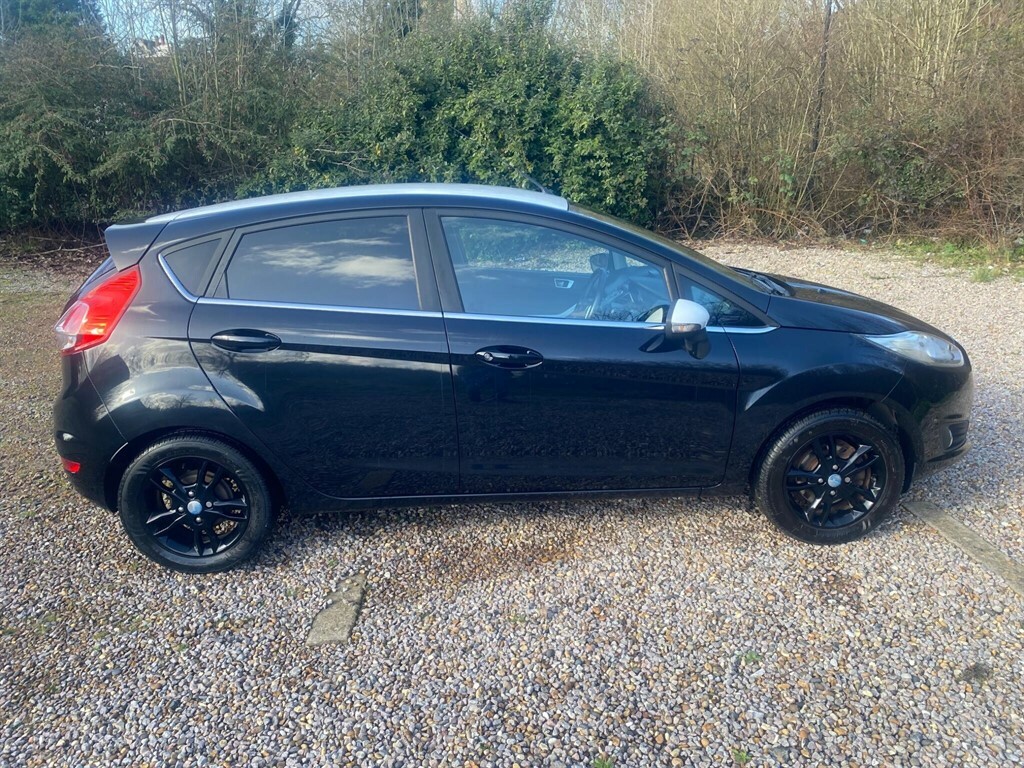 Ford Fiesta 1.0T Ecoboost Zetec Black Edition Euro 6 Ss ET16GTF Black #4