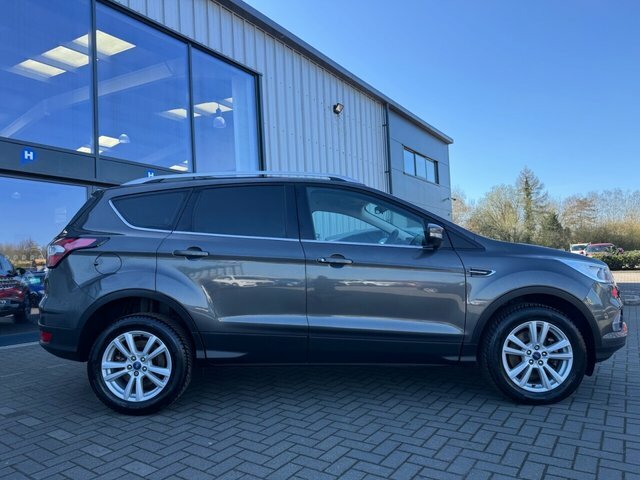 Ford Kuga Tdci Zetec Suv RA18BBF Grey #4
