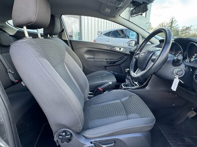 Ford Fiesta Ecoboost Zetec Hatchback BG66YKD Grey #4