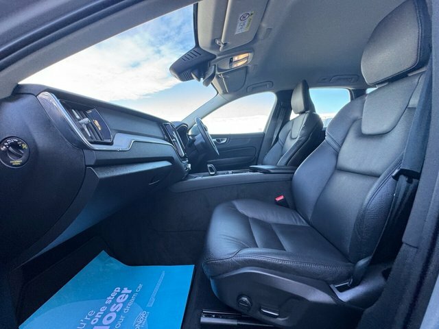 Volvo XC60 B5 Mhev Core Suv KX73RWF Grey #4