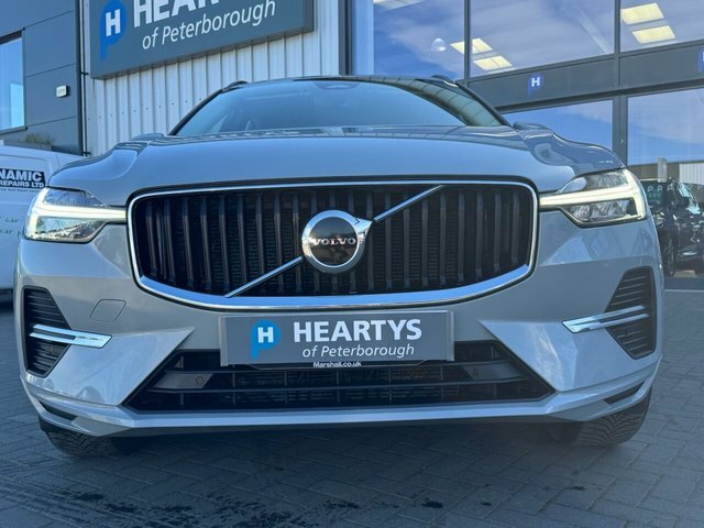 Volvo XC60 B5 Mhev Core Suv KX73RWF Grey #2