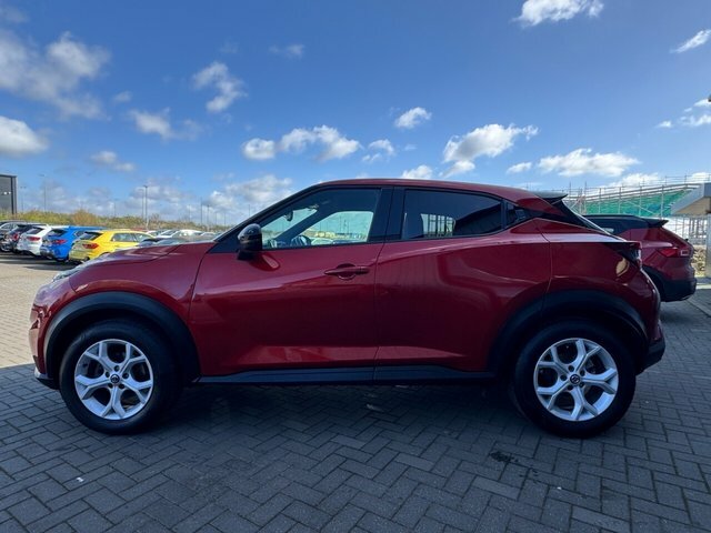 Nissan Juke Dig-t N-connecta Suv Red #4