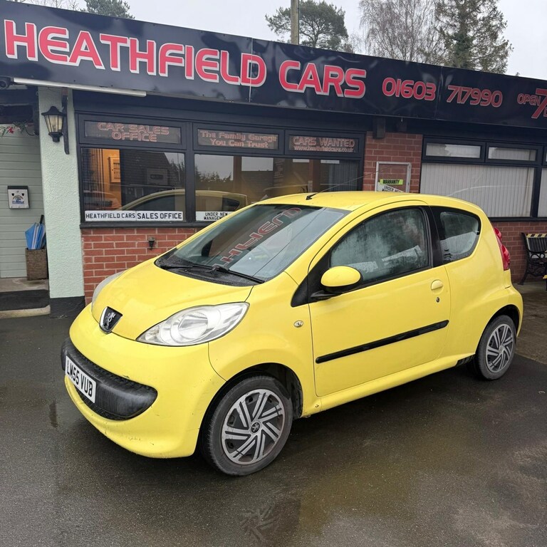 Peugeot 107 1.0 Urban Yellow