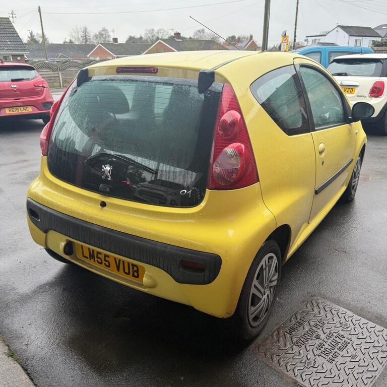 Peugeot 107 1.0 Urban Yellow #3