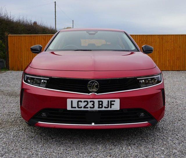 Vauxhall Astra Turbo Design Hatchback LC23BJF Red #4