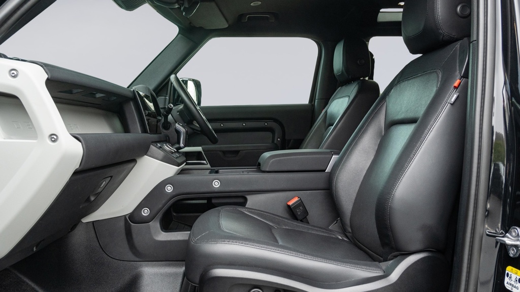 Land Rover Defender 90 3.0 D250 X-dynamic Se 90 KP23VYJ Black #3