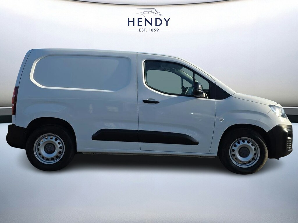 Fiat Doblo 100Kw 50Kwh 800Kg Van White #2