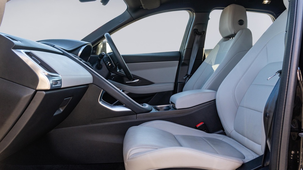 Jaguar E-Pace 1.5 P300e R-dynamic Se Black Black #3