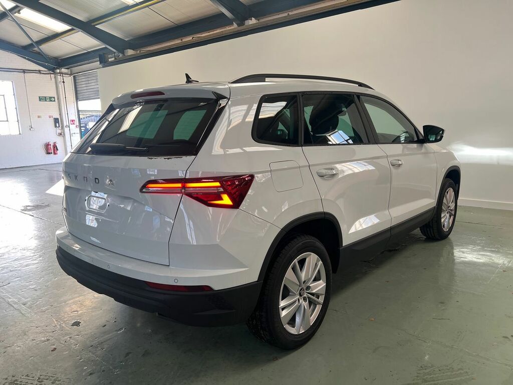 Skoda Karoq 1.0 Tsi 116 Se Edition HF26TNZ White #2