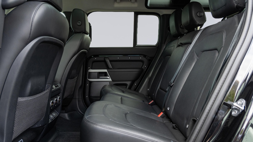 Land Rover Defender 110 3.0 P400 Xs Edition 110 Black #4