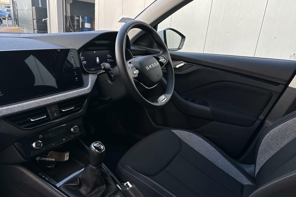 Skoda Scala Scala 1.0 Tsi 116Ps Se Edition Hatchback Lez Co GL25MKK White #2