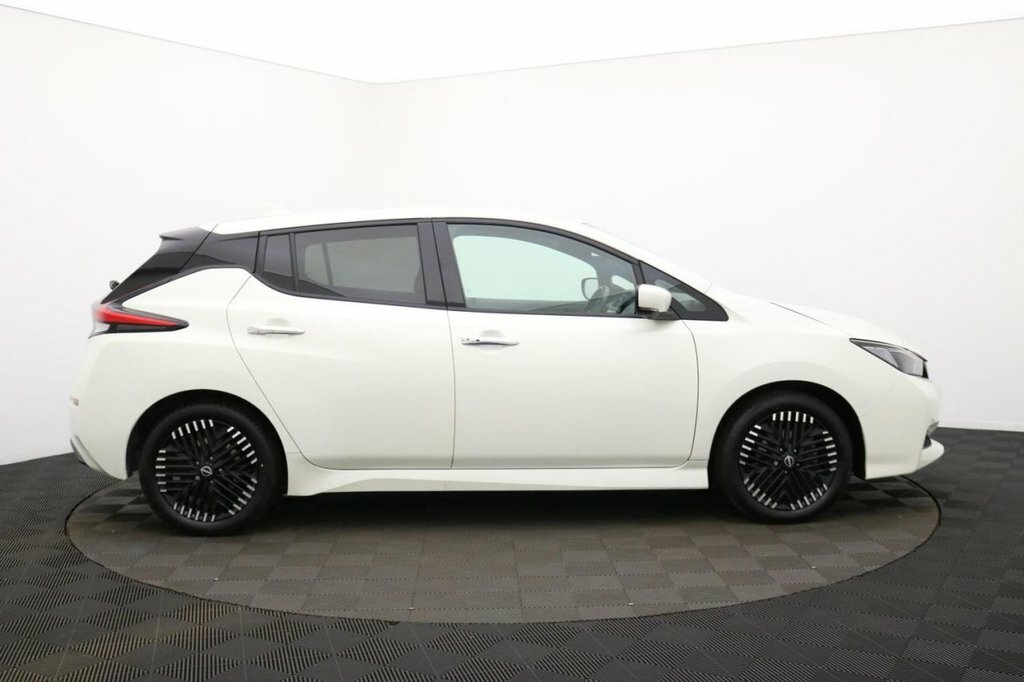 Nissan Leaf Hatchback BP72WHC White #2
