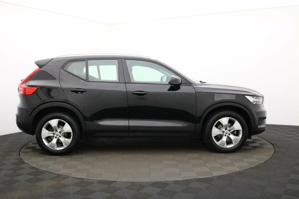 Volvo XC40 1.5L Momentum OW18JGZ Black #2