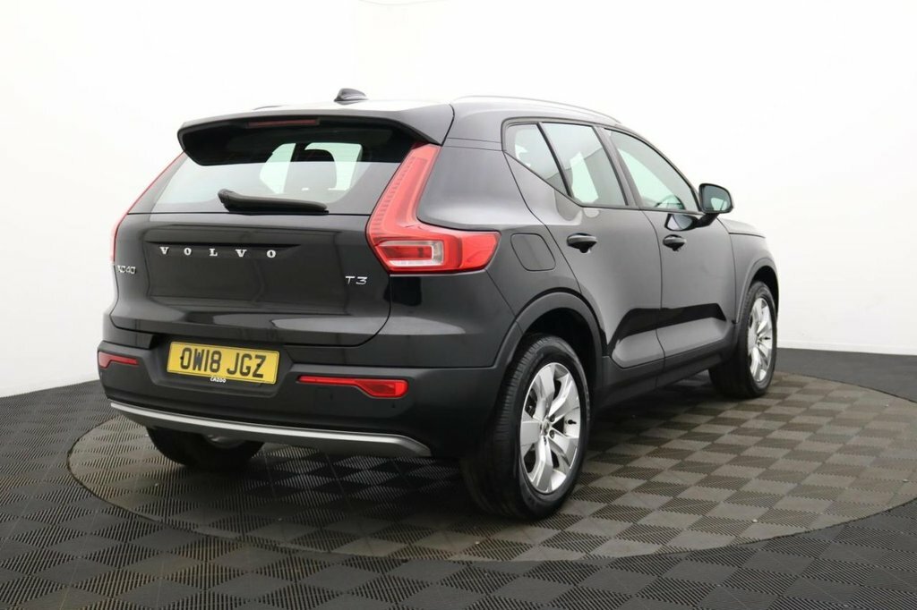 Volvo XC40 1.5L Momentum OW18JGZ Black #4