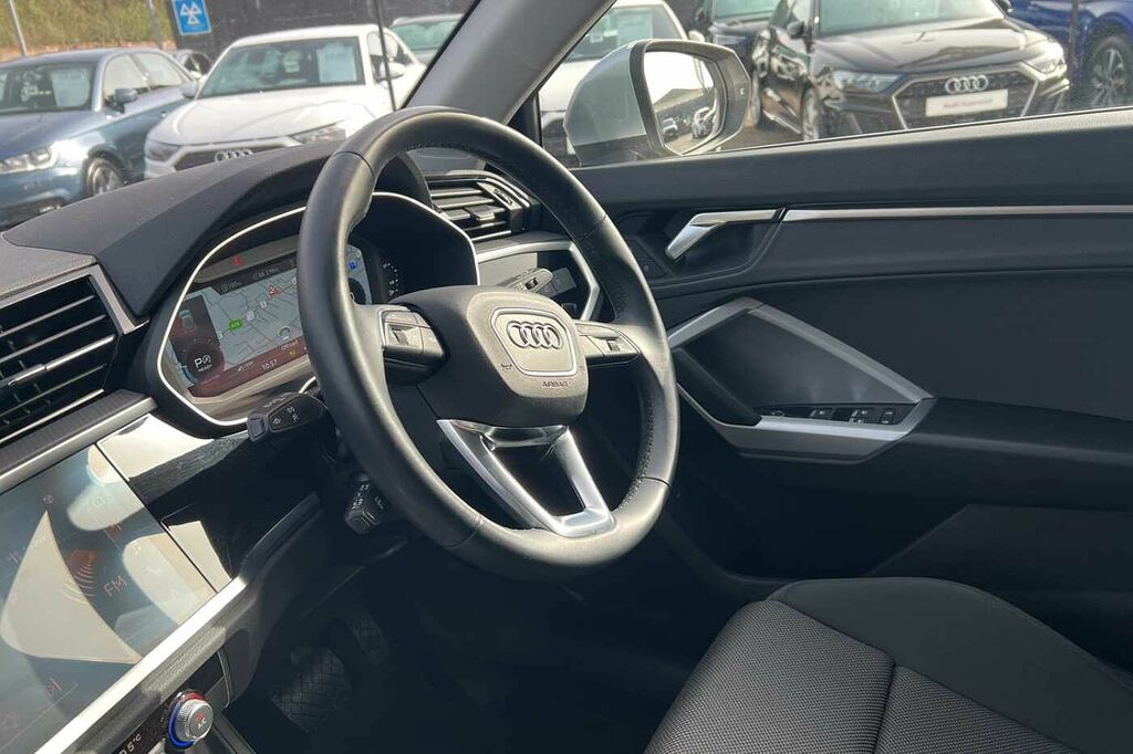 Audi Q3 Sport 35 Tdi Quattro 150 Ps S Tronic HG71NMJ Silver #2