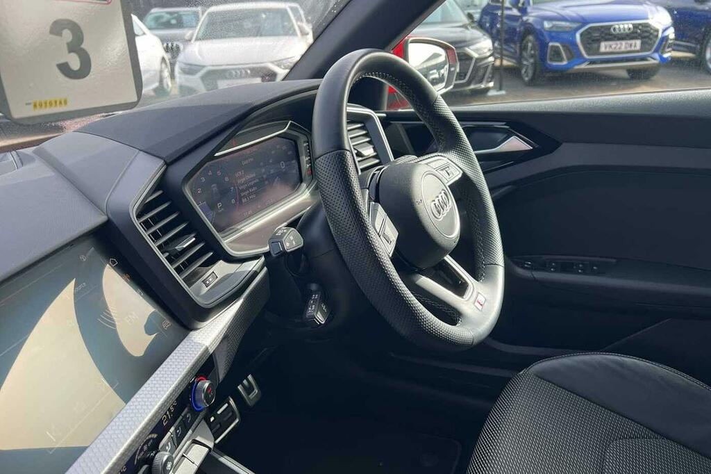 Audi A1 S Line 35 Tfsi 150 Ps S Tronic HG23DVB Red #2