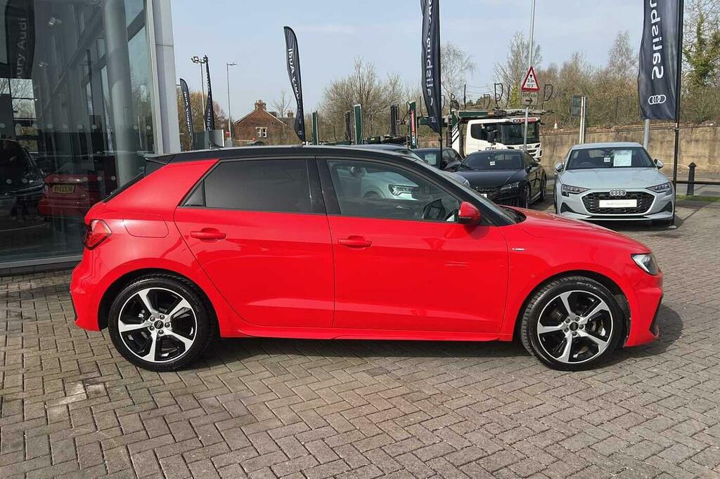 Audi A1 S Line 35 Tfsi 150 Ps S Tronic HG23DVB Red #4