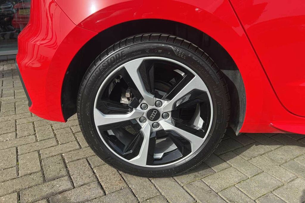 Audi A1 S Line 35 Tfsi 150 Ps S Tronic HG23DVB Red #5