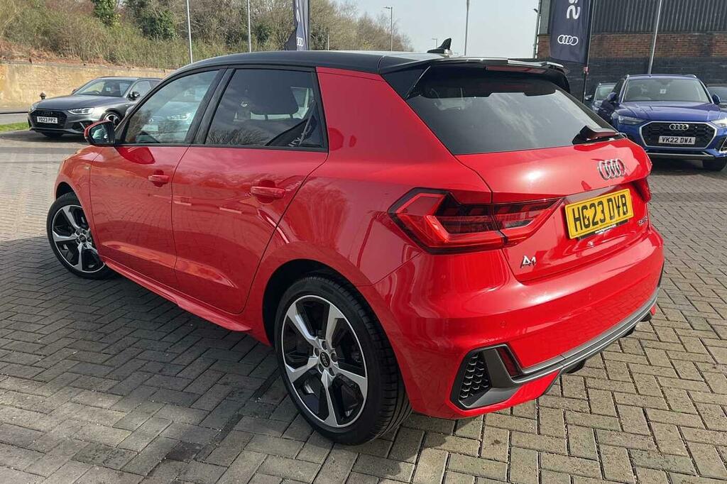 Audi A1 S Line 35 Tfsi 150 Ps S Tronic HG23DVB Red #3