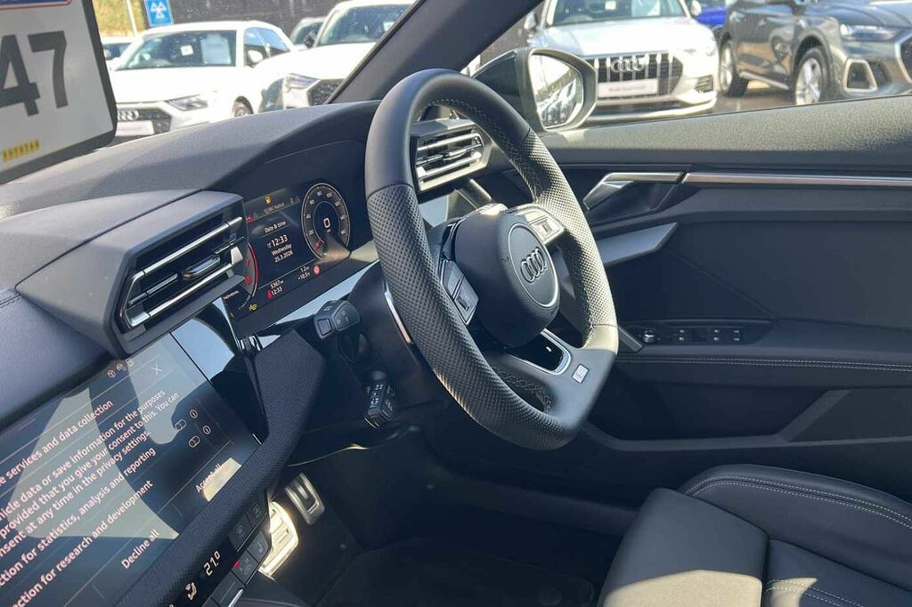 Audi A3 Sportback Black Edition 35 Tfsi 150 Ps S Tronic DF25EVX Black #2