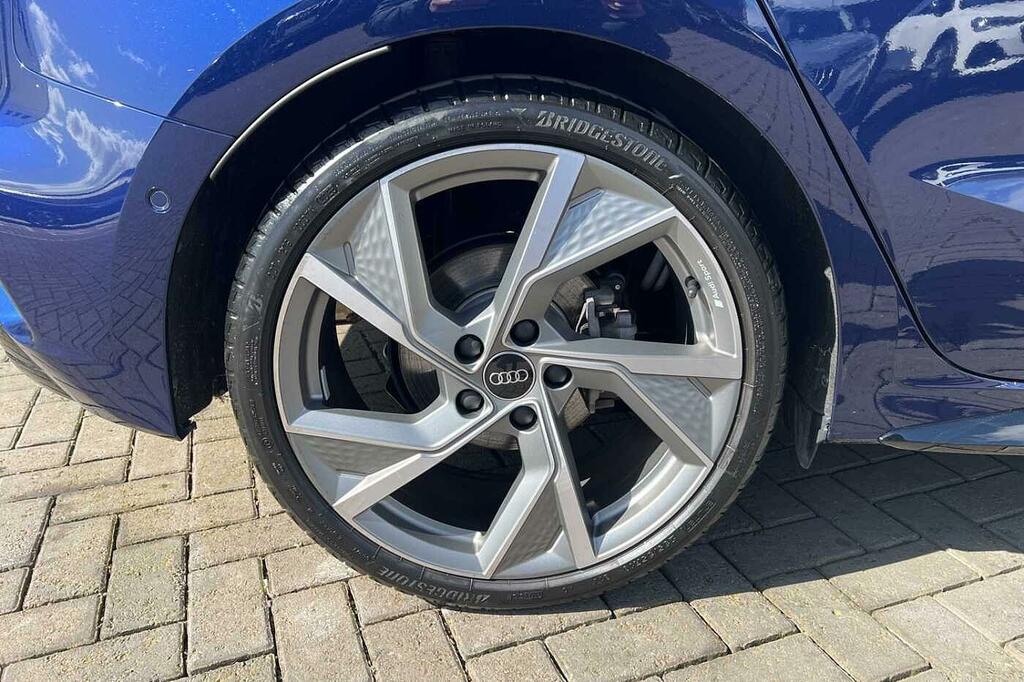 Audi A3 Sportback Black Edition 35 Tfsi 150 Ps S Tronic DF25EVX Black #5