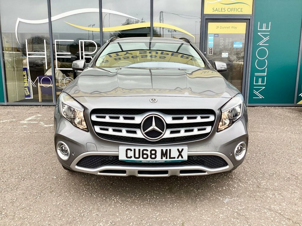 Mercedes-Benz GLA Class 1.6L Sport CU68MLX Grey #2