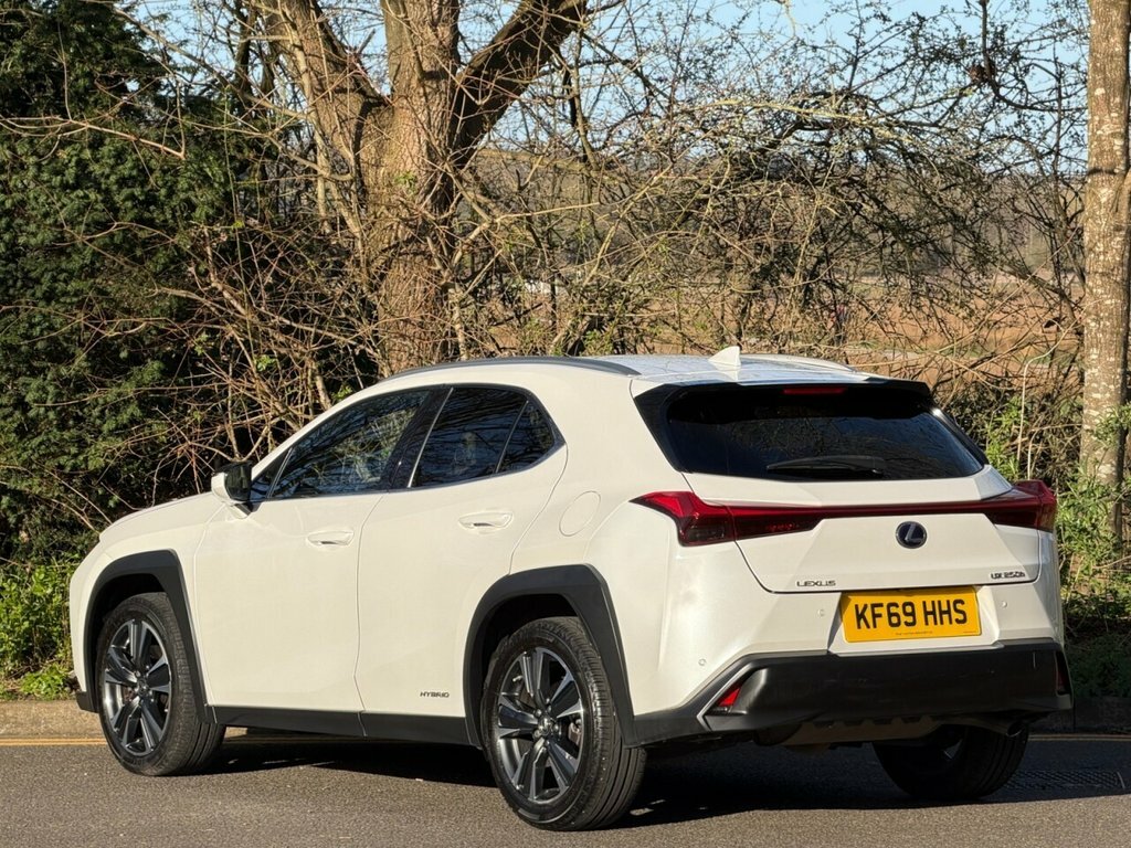 Lexus UX 2L Takumi KF69HHS White #5